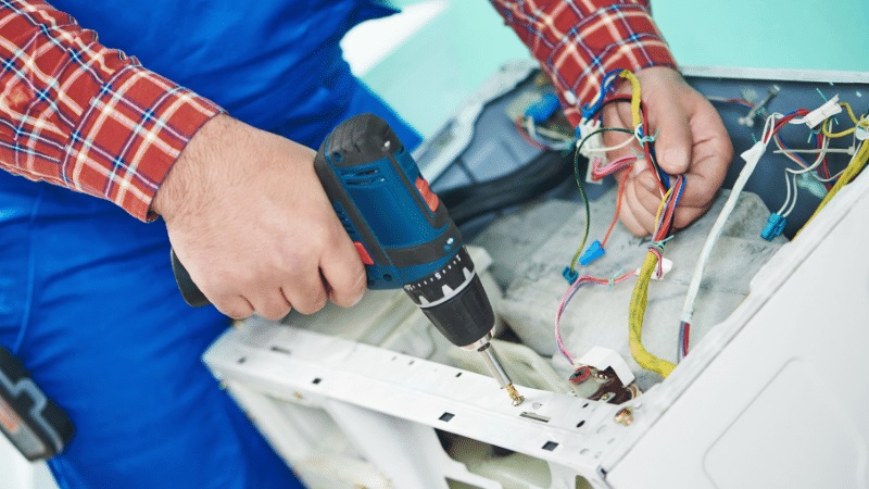 Pamukova Daikin Daikin çamaşır makinesi kart tamiri – Su almama arızası orijinal parça ile giderildi. - Teknik servis örneği